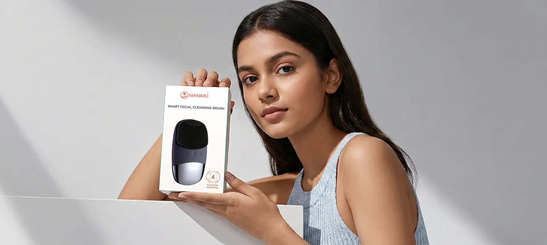 What's in the Manimo Facial Cleansing Device Box